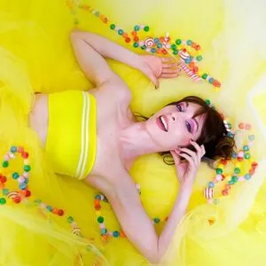 Lisa Foiles Thumbnail Picture
