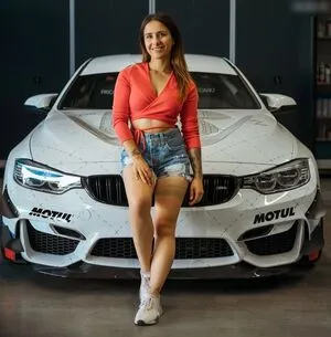 Lisa Yasmin Thumbnail Picture