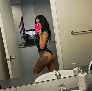 Lisaashay Thumbnail Picture