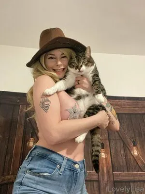 Lisasayshello Thumbnail Picture