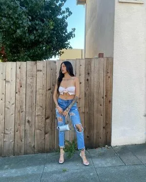Listapia Thumbnail Picture