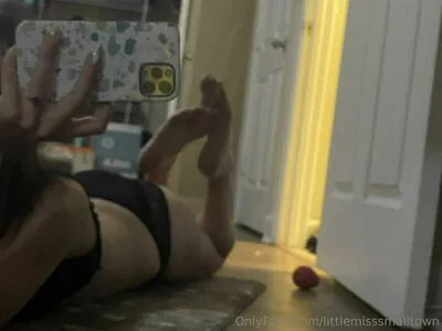 Littlemisssmalltown Thumbnail Picture