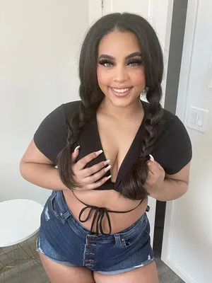 Livinwithloren Thumbnail Picture