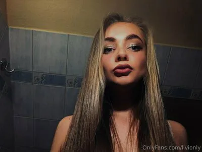 Livionly OnlyFans Leaked Free Thumbnail Picture - #E5B08txbrO