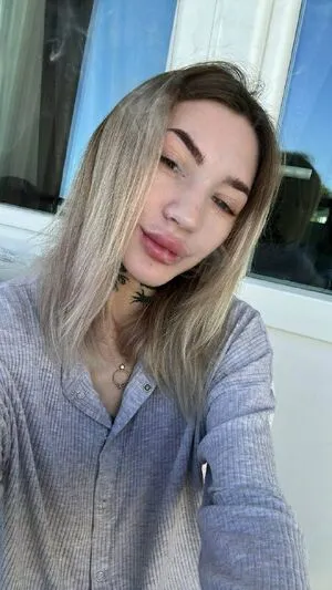 Liza Bet Thumbnail Picture