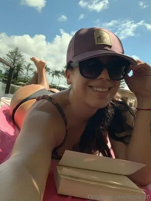 Lizzie Thumbnail Picture