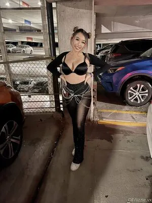 Lizzie Vx Thumbnail Picture