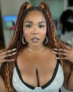 Lizzo OnlyFans Leaked Free Thumbnail Picture - #2qqxgPrcVB