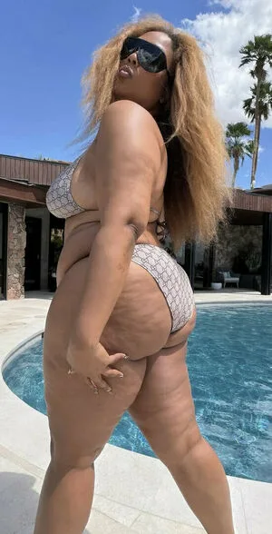Lizzo OnlyFans Leaked Free Thumbnail Picture - #5yphruoXMT