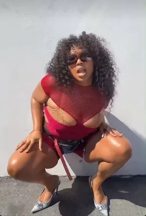 Lizzo OnlyFans Leaked Free Thumbnail Picture - #BpbXUgOYzc