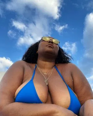Lizzo OnlyFans Leaked Free Thumbnail Picture - #brSxDuaRdC