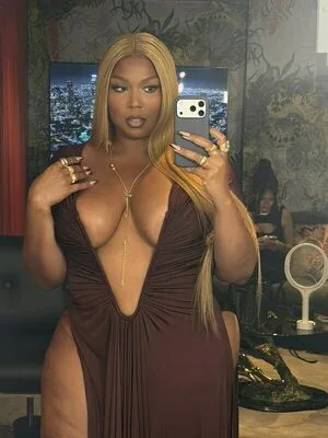 Lizzo OnlyFans Leaked Free Thumbnail Picture - #n5SafDRRng