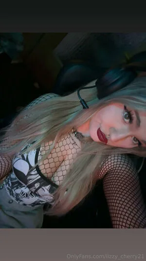 Lizzy Cherry21 OnlyFans Leaked Free Thumbnail Picture - #Tm5VvAyjC9