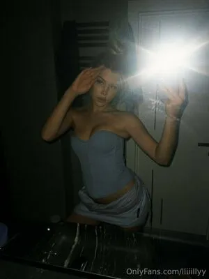 Lliiillyy Thumbnail Picture