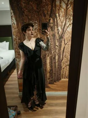 Loglady Thumbnail Picture
