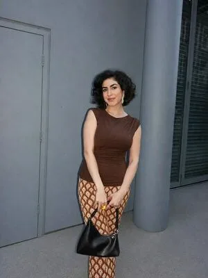 Lola Ameri Thumbnail Picture