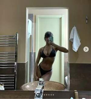 Lola Capuozzi Thumbnail Picture