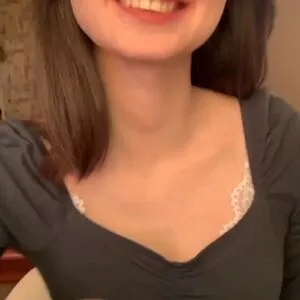 Lola Li Thumbnail Picture