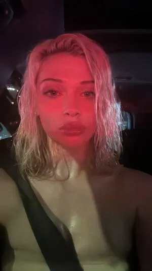 Lola Visage Thumbnail Picture