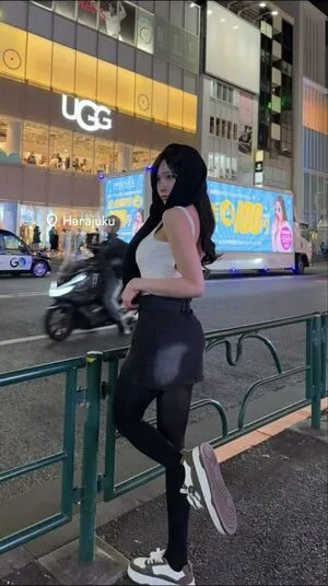 Lolaaasaur Thumbnail Picture