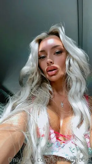 Lolaellemodel OnlyFans Leaked Free Thumbnail Picture - #AgBxdkr4B3