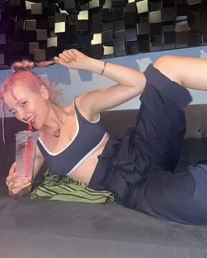 Lolo Zouai Thumbnail Picture
