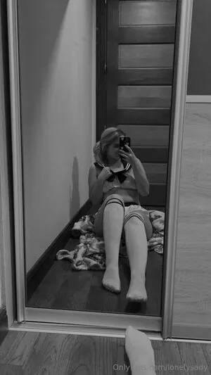 Lonelysady Thumbnail Picture