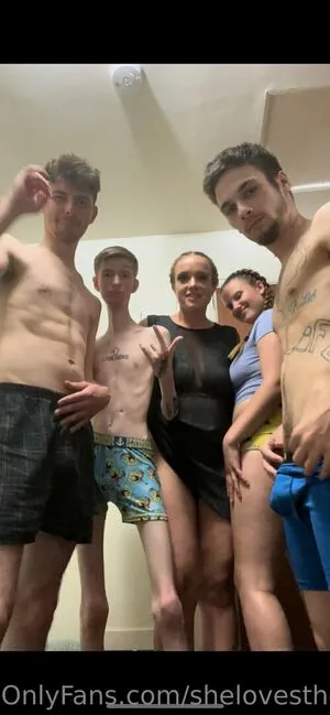 Long Neck OnlyFans Leaked Free Thumbnail Picture - #fUbPShWhke