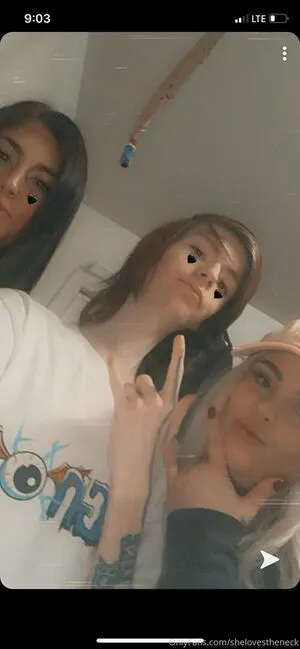Long Neck OnlyFans Leaked Free Thumbnail Picture - #tC6kVw4RMy