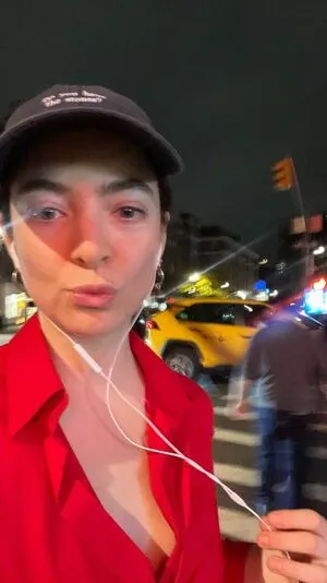 Lorde OnlyFans Leaked Free Thumbnail Picture - #4Jd5Ne1Kl3