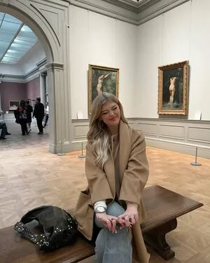 Loren Gray Thumbnail Picture