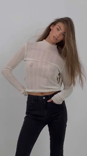 Lorena Rae Thumbnail Picture