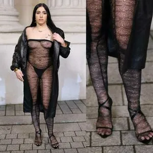 Lourdes Leon Thumbnail Picture
