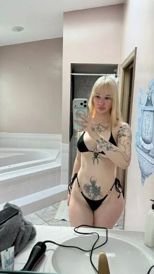 Lov3lychick Thumbnail Picture