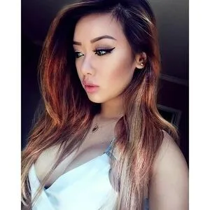 Lovelynnc Thumbnail Picture