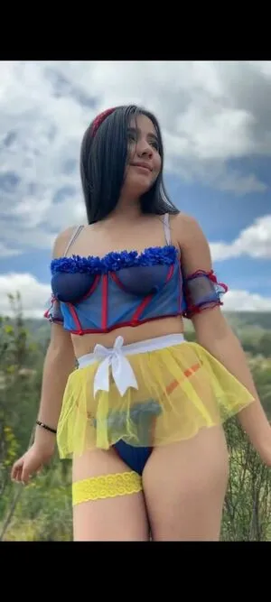 Lovelyzoe Thumbnail Picture