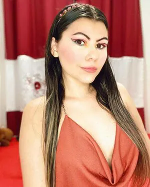 Luci Batista Thumbnail Picture