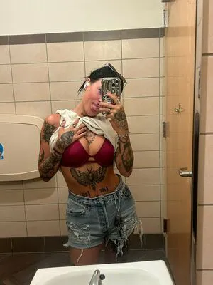 Luciferisfemale Thumbnail Picture