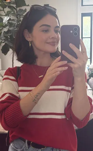 Lucy Hale Thumbnail Picture