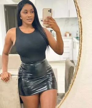 Lucy Malangh Thumbnail Picture