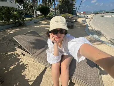 Lucy Moon Thumbnail Picture