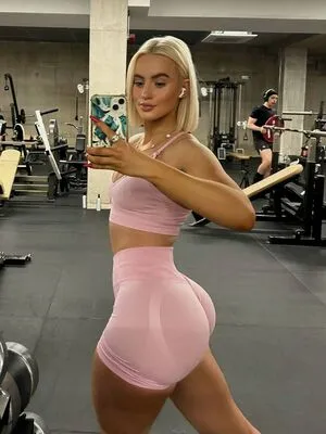 Lucycombe OnlyFans Leaked Free Thumbnail Picture - #rbPM7B2PD0