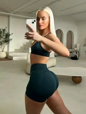 Lucycombe OnlyFans Leaked Free Thumbnail Picture - #xx6d3RArqf