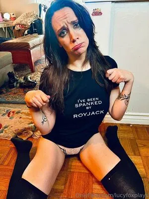 Lucyfoxplays Thumbnail Picture
