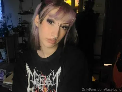 Lucyluciid Thumbnail Picture