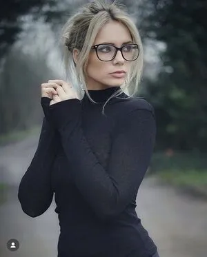 Luisawxoxo Thumbnail Picture