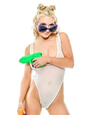 Lulu Redneck Crazy Lulu Thumbnail Picture