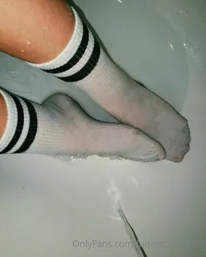 Lunascutefeet99 Thumbnail Picture