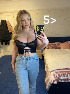 Lustfulxlucy Thumbnail Picture