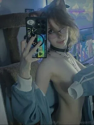 Luvlesskitty Thumbnail Picture